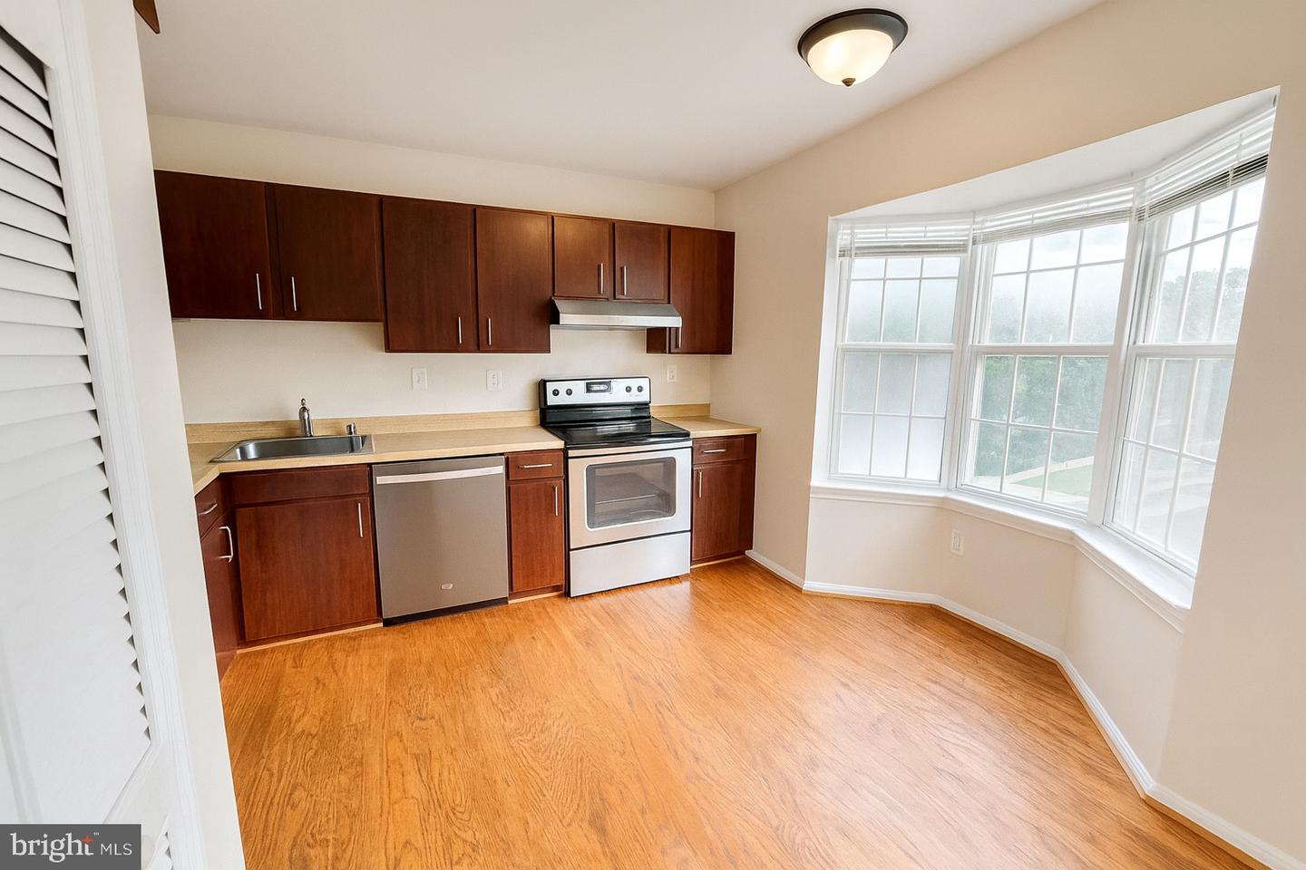 4127 WEEPING WILLOW CT #142-A, CHANTILLY, Virginia 20151, 3 Bedrooms Bedrooms, ,2 BathroomsBathrooms,Residential,For sale,4127 WEEPING WILLOW CT #142-A,VAFX2259280 MLS # VAFX2259280