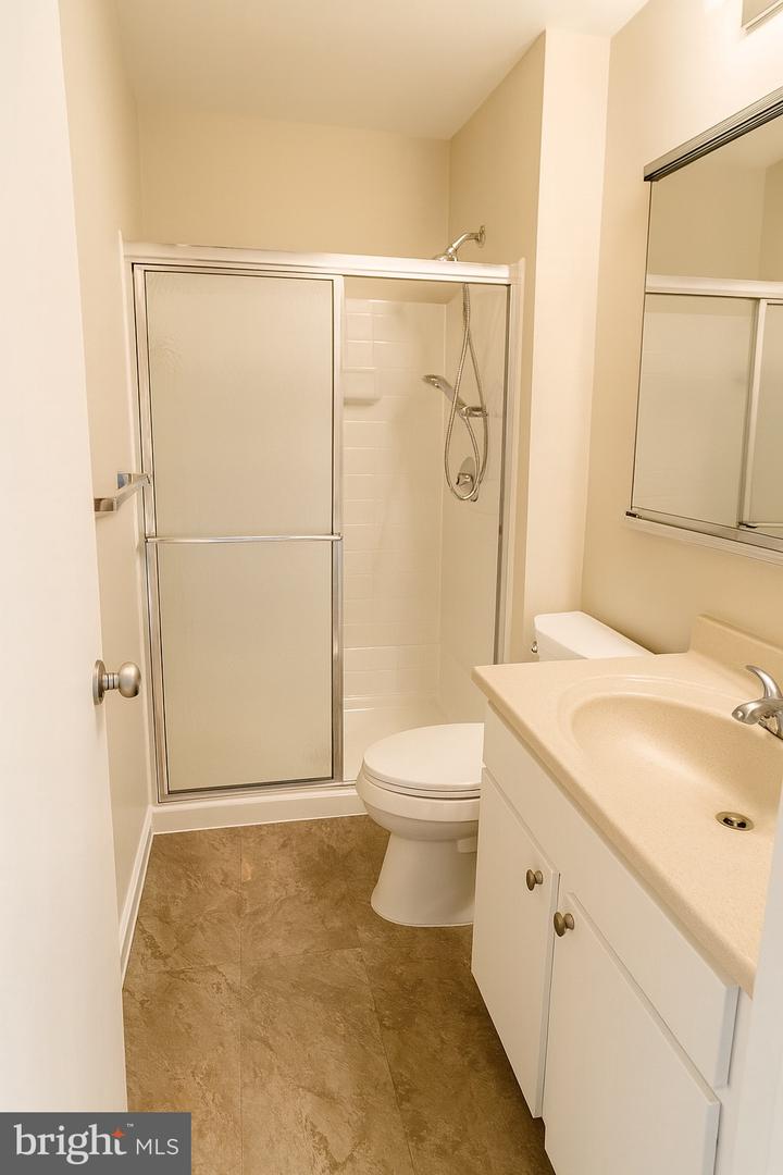 4127 WEEPING WILLOW CT #142-A, CHANTILLY, Virginia 20151, 3 Bedrooms Bedrooms, ,2 BathroomsBathrooms,Residential,For sale,4127 WEEPING WILLOW CT #142-A,VAFX2259280 MLS # VAFX2259280