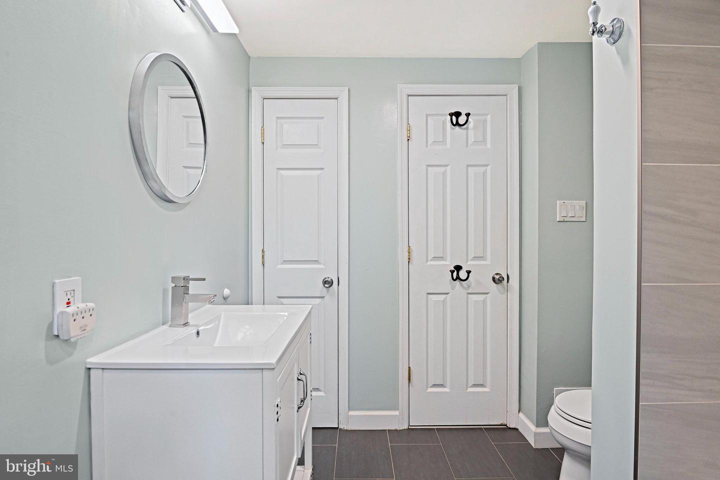 12706 SAYLERS CREEK LN, HERNDON, Virginia 20170, 4 Bedrooms Bedrooms, 8 Rooms Rooms,2 BathroomsBathrooms,Residential,For sale,12706 SAYLERS CREEK LN,VAFX2259064 MLS # VAFX2259064