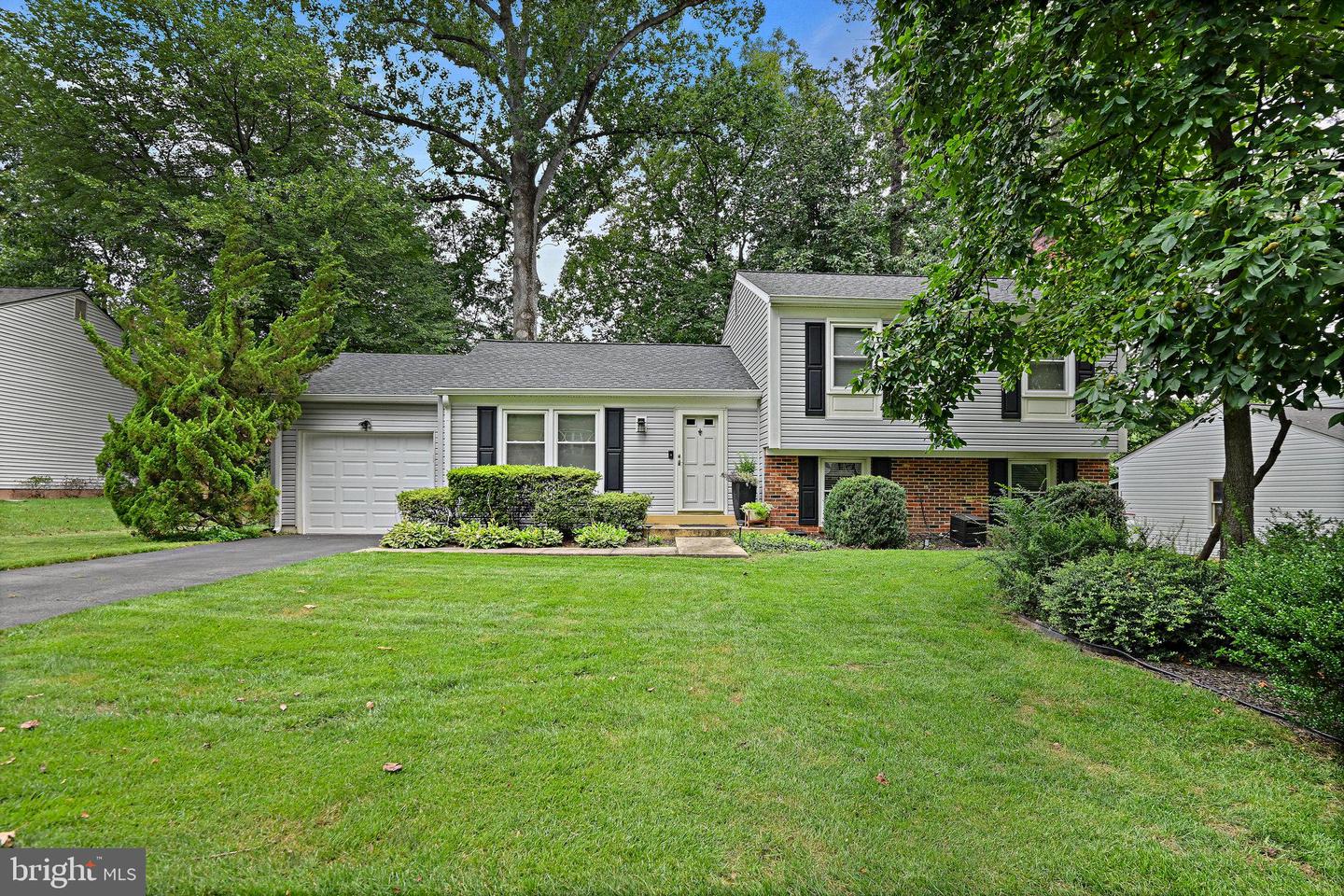 12706 SAYLERS CREEK LN, HERNDON, Virginia 20170, 4 Bedrooms Bedrooms, 8 Rooms Rooms,2 BathroomsBathrooms,Residential,For sale,12706 SAYLERS CREEK LN,VAFX2259064 MLS # VAFX2259064