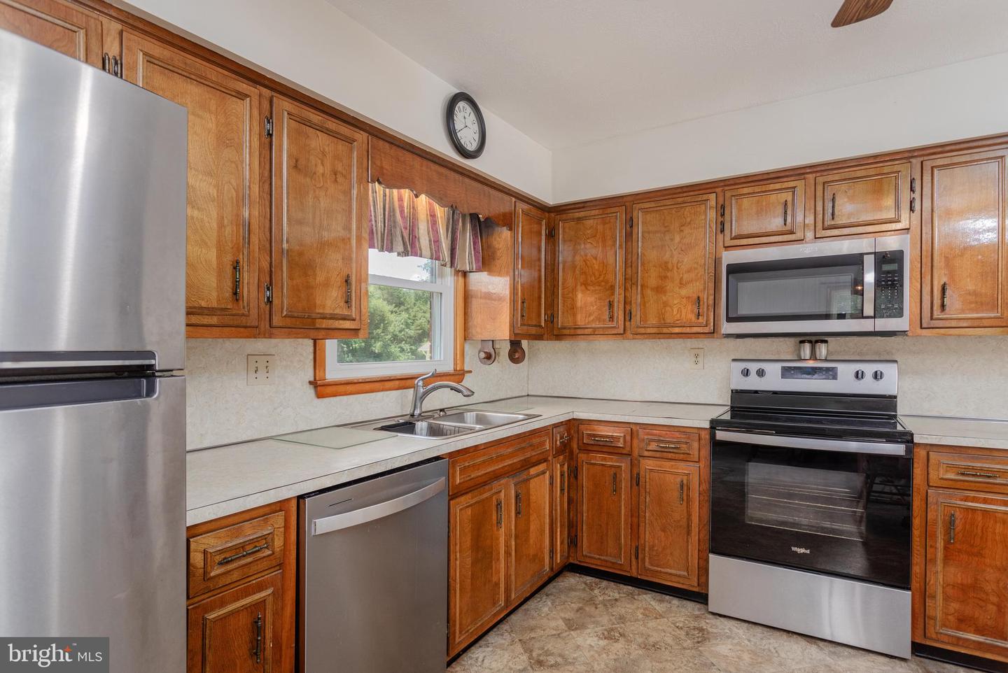 42 OAKCREST DR, LURAY, Virginia 22835, 3 Bedrooms Bedrooms, ,2 BathroomsBathrooms,Residential,For sale,42 OAKCREST DR,VAPA2005224 MLS # VAPA2005224
