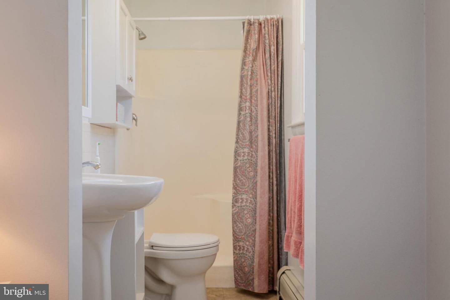 42 OAKCREST DR, LURAY, Virginia 22835, 3 Bedrooms Bedrooms, ,2 BathroomsBathrooms,Residential,For sale,42 OAKCREST DR,VAPA2005224 MLS # VAPA2005224