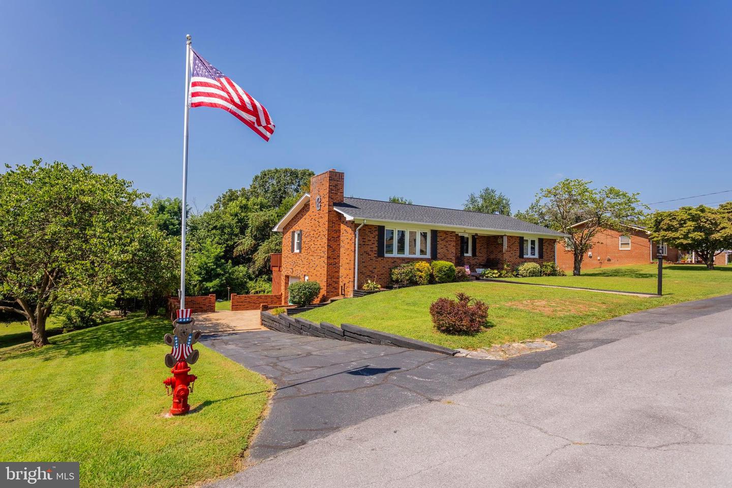 42 OAKCREST DR, LURAY, Virginia 22835, 3 Bedrooms Bedrooms, ,2 BathroomsBathrooms,Residential,For sale,42 OAKCREST DR,VAPA2005224 MLS # VAPA2005224