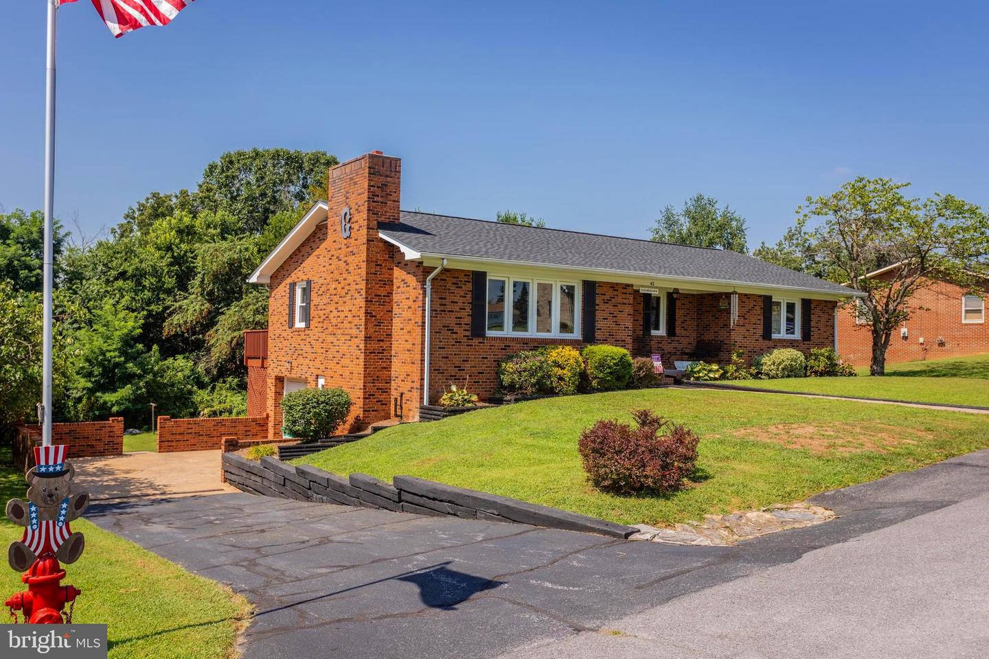 42 OAKCREST DR, LURAY, Virginia 22835, 3 Bedrooms Bedrooms, ,2 BathroomsBathrooms,Residential,For sale,42 OAKCREST DR,VAPA2005224 MLS # VAPA2005224