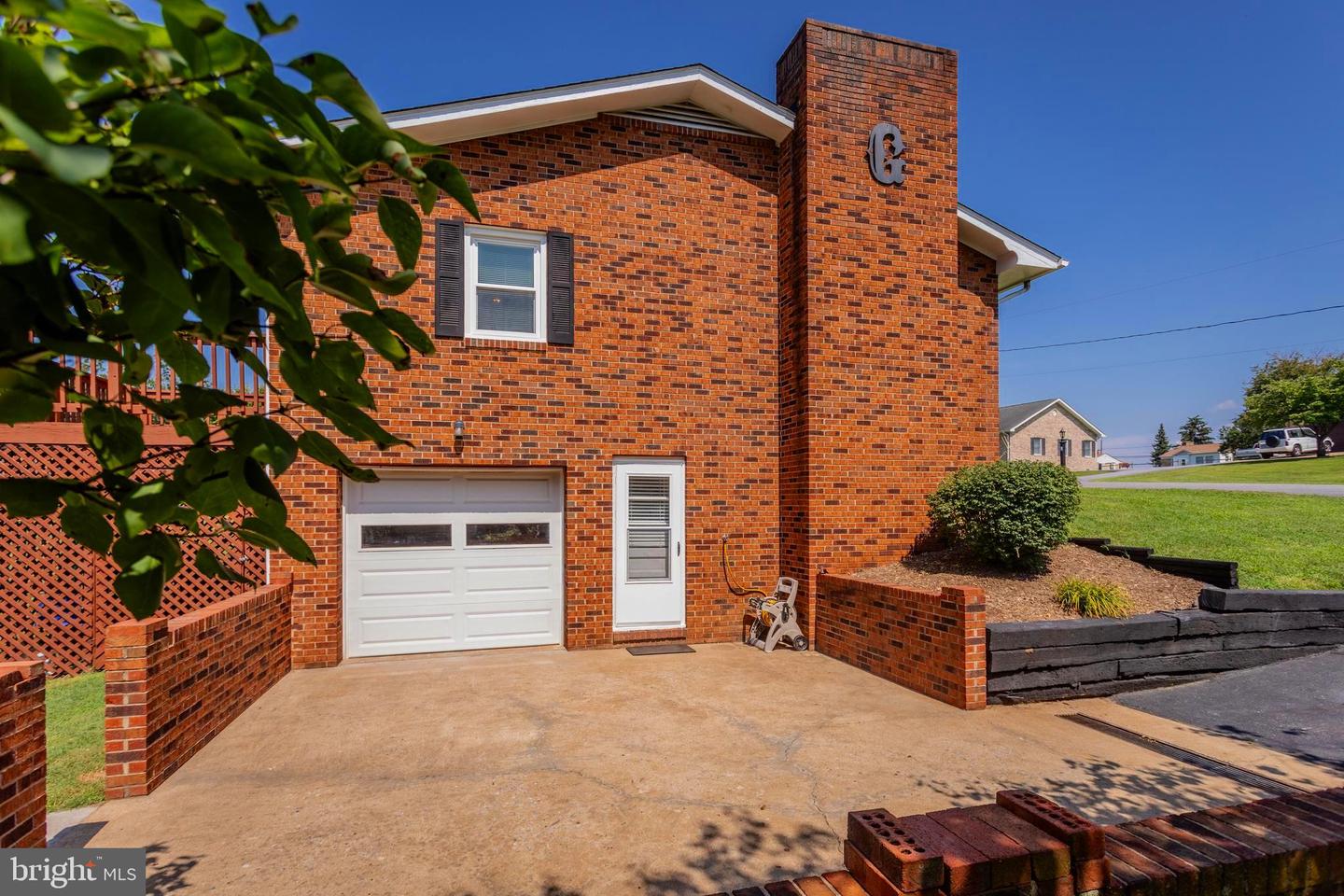 42 OAKCREST DR, LURAY, Virginia 22835, 3 Bedrooms Bedrooms, ,2 BathroomsBathrooms,Residential,For sale,42 OAKCREST DR,VAPA2005224 MLS # VAPA2005224