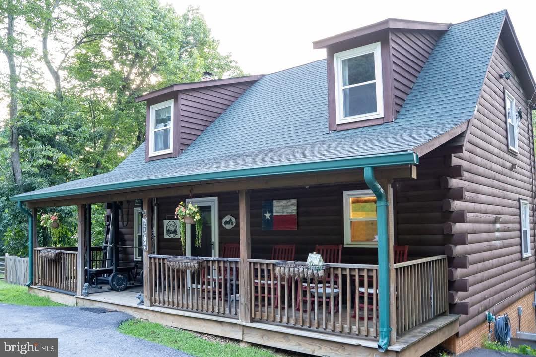 259 LAZY LIVIN LN, FRONT ROYAL, Virginia 22630, 4 Bedrooms Bedrooms, ,3 BathroomsBathrooms,Residential,For sale,259 LAZY LIVIN LN,VAWR2011882 MLS # VAWR2011882