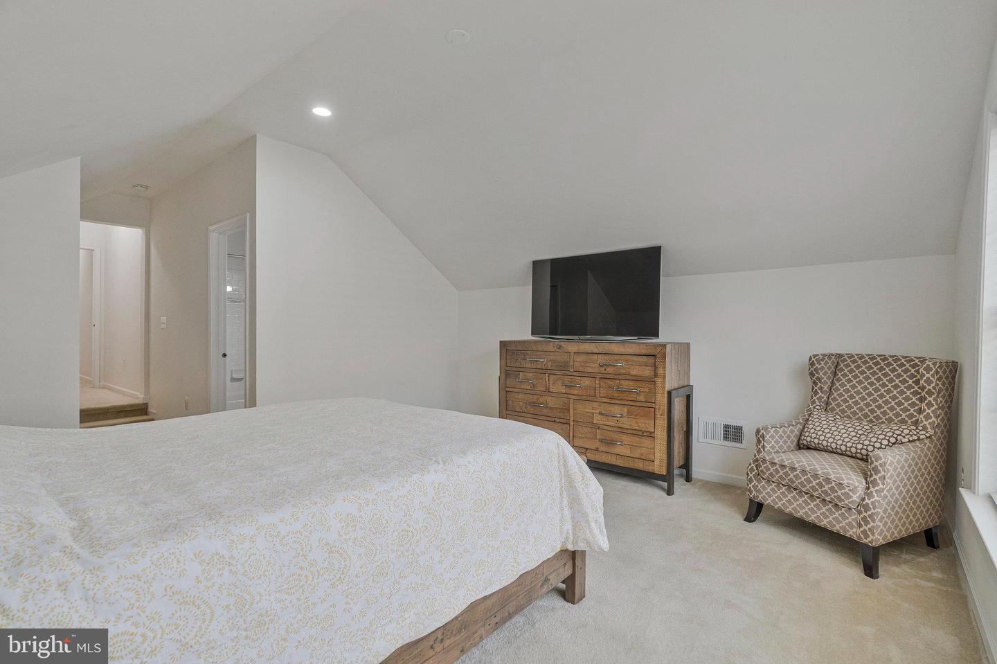 24247 PURPLE FINCH DR, ALDIE, Virginia 20105, 4 Bedrooms Bedrooms, ,3 BathroomsBathrooms,Residential,For sale,24247 PURPLE FINCH DR,VALO2103876 MLS # VALO2103876