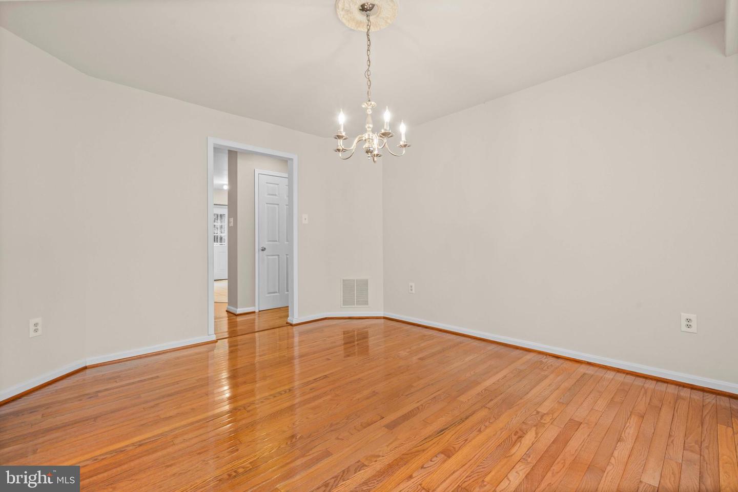 5 WENDOVER CT, STAFFORD, Virginia 22554, 5 Bedrooms Bedrooms, ,3 BathroomsBathrooms,Residential,For sale,5 WENDOVER CT,VAST2041476 MLS # VAST2041476