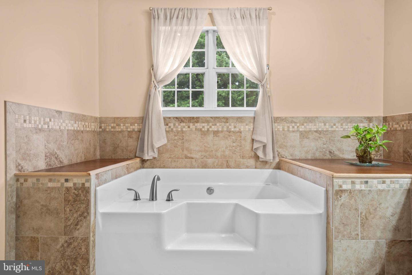 5 WENDOVER CT, STAFFORD, Virginia 22554, 5 Bedrooms Bedrooms, ,3 BathroomsBathrooms,Residential,For sale,5 WENDOVER CT,VAST2041476 MLS # VAST2041476