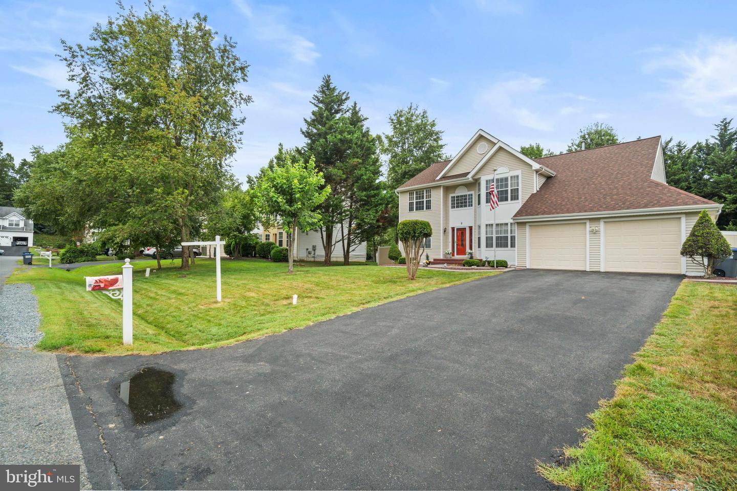 5 WENDOVER CT, STAFFORD, Virginia 22554, 5 Bedrooms Bedrooms, ,3 BathroomsBathrooms,Residential,For sale,5 WENDOVER CT,VAST2041476 MLS # VAST2041476