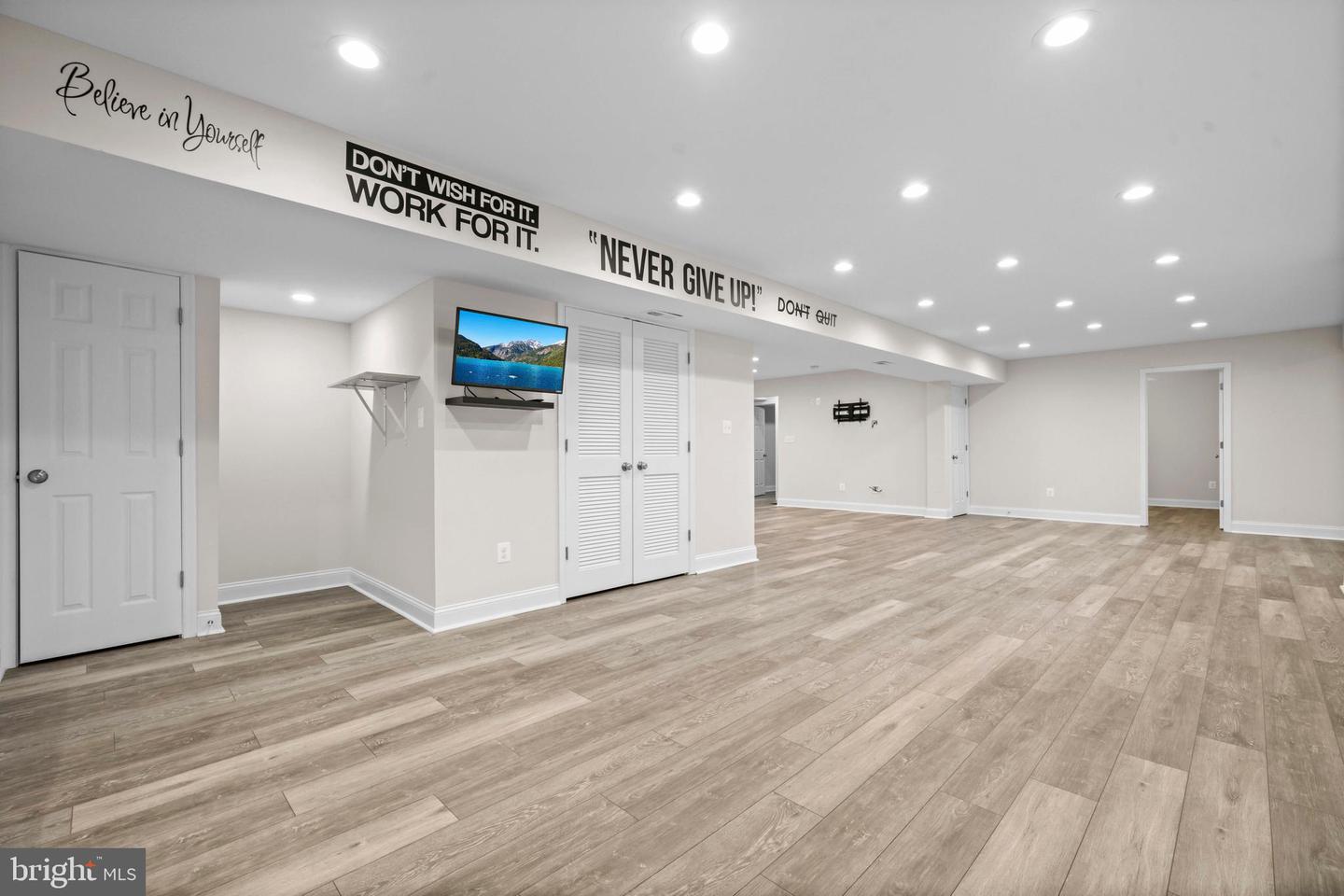5 WENDOVER CT, STAFFORD, Virginia 22554, 5 Bedrooms Bedrooms, ,3 BathroomsBathrooms,Residential,For sale,5 WENDOVER CT,VAST2041476 MLS # VAST2041476