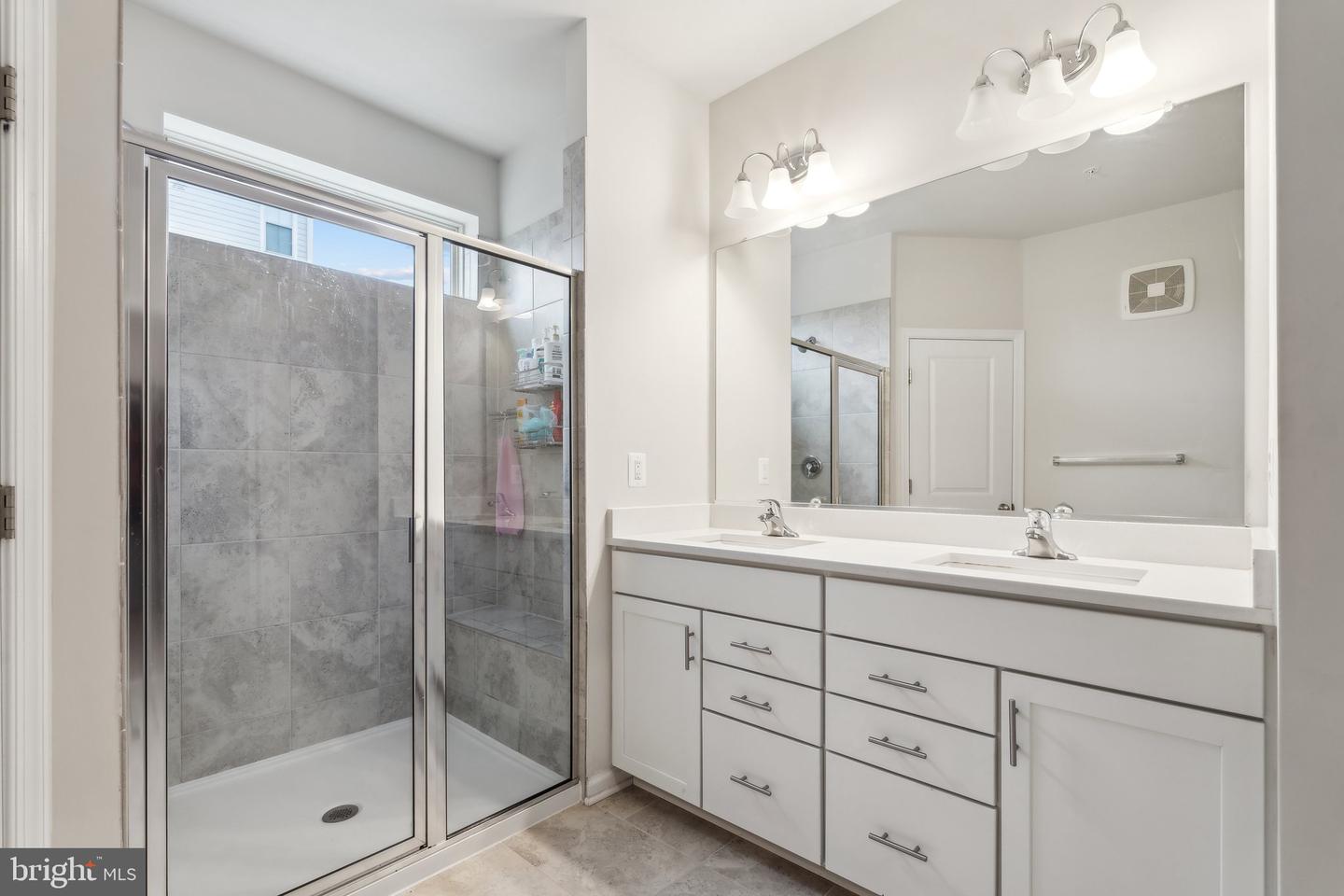 906 CALIFORNIA DR NE, LEESBURG, Virginia 20176, 3 Bedrooms Bedrooms, ,2 BathroomsBathrooms,Residential,For sale,906 CALIFORNIA DR NE,VALO2103954 MLS # VALO2103954