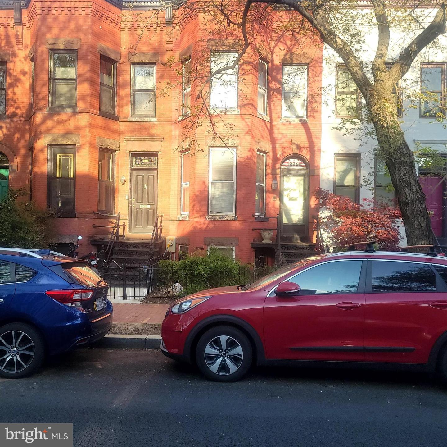226 10TH ST SE, WASHINGTON, District Of Columbia 20003, 3 Bedrooms Bedrooms, ,2 BathroomsBathrooms,Residential,For sale,226 10TH ST SE,DCDC2213402 MLS # DCDC2213402