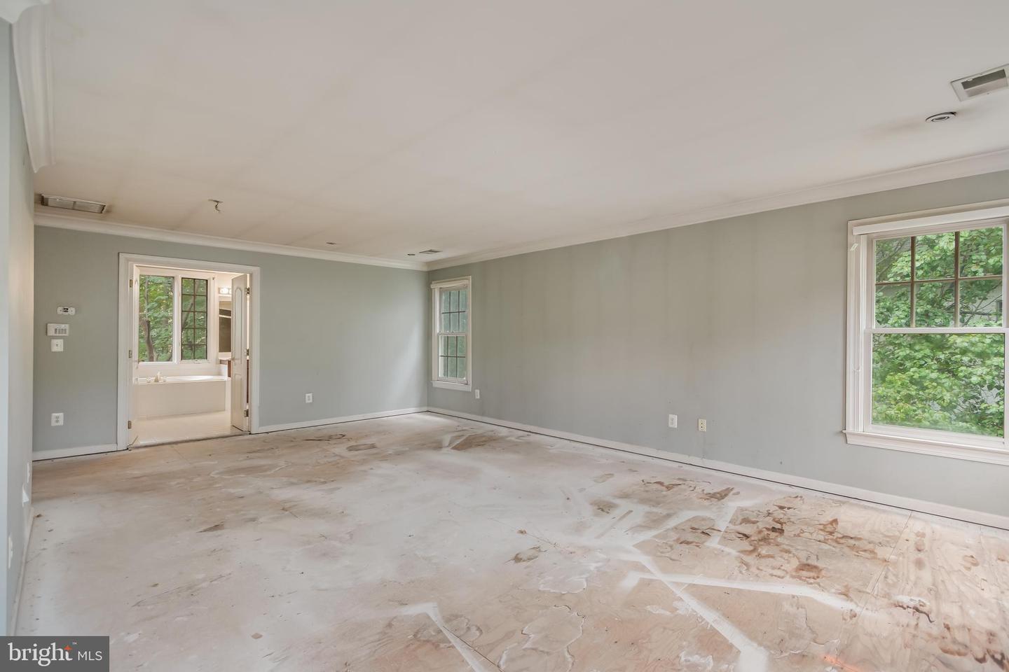 12111 WALNUT BRANCH RD, RESTON, Virginia 20194, 5 Bedrooms Bedrooms, ,4 BathroomsBathrooms,Residential,For sale,12111 WALNUT BRANCH RD,VAFX2259512 MLS # VAFX2259512