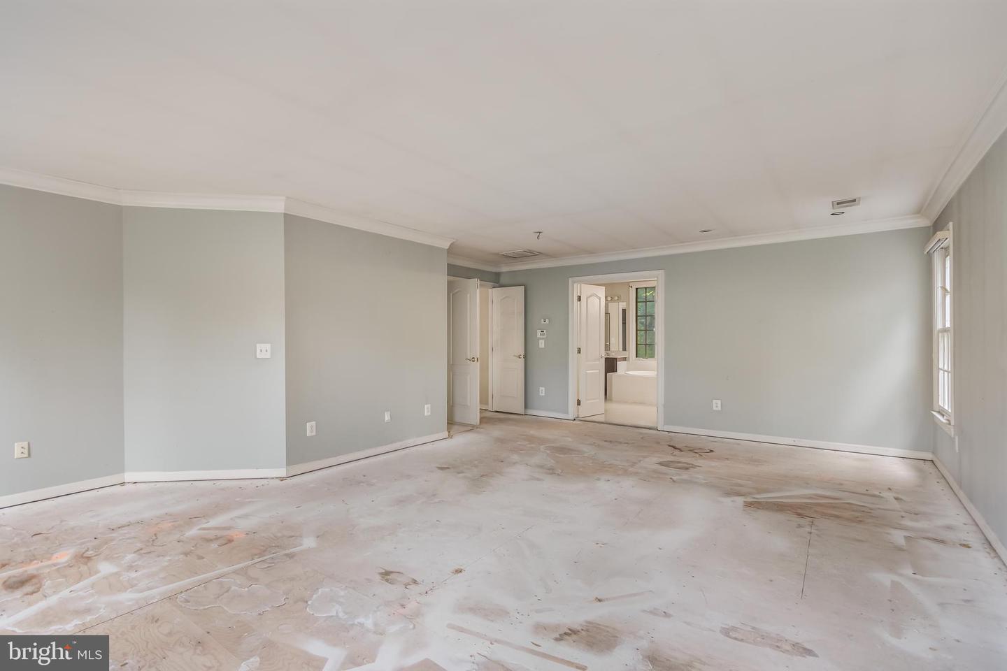 12111 WALNUT BRANCH RD, RESTON, Virginia 20194, 5 Bedrooms Bedrooms, ,4 BathroomsBathrooms,Residential,For sale,12111 WALNUT BRANCH RD,VAFX2259512 MLS # VAFX2259512