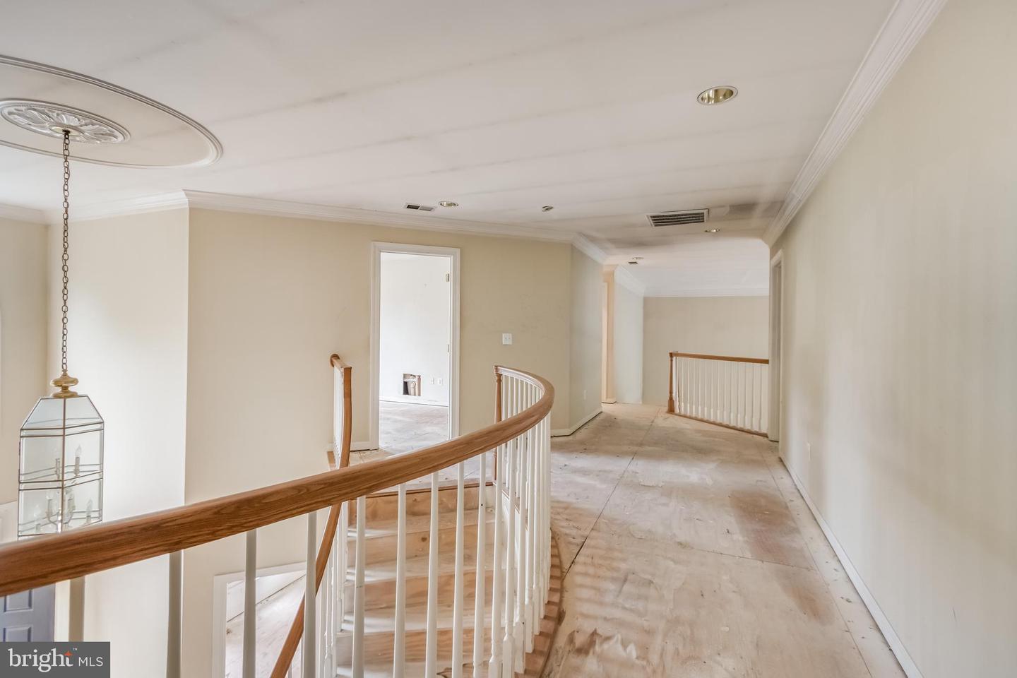 12111 WALNUT BRANCH RD, RESTON, Virginia 20194, 5 Bedrooms Bedrooms, ,4 BathroomsBathrooms,Residential,For sale,12111 WALNUT BRANCH RD,VAFX2259512 MLS # VAFX2259512