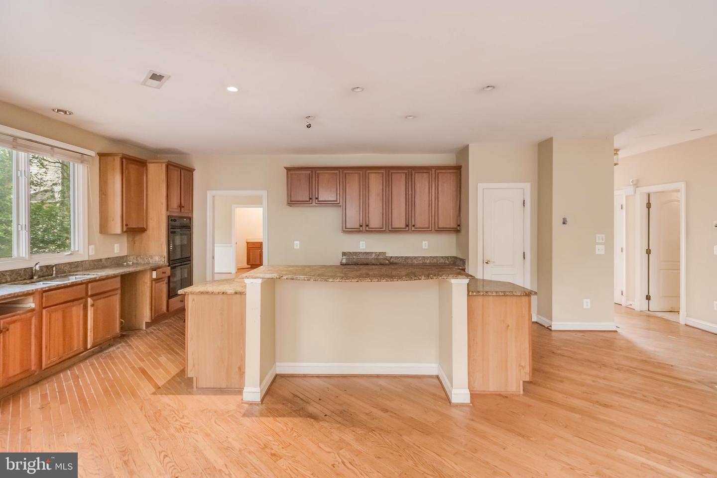 12111 WALNUT BRANCH RD, RESTON, Virginia 20194, 5 Bedrooms Bedrooms, ,4 BathroomsBathrooms,Residential,For sale,12111 WALNUT BRANCH RD,VAFX2259512 MLS # VAFX2259512