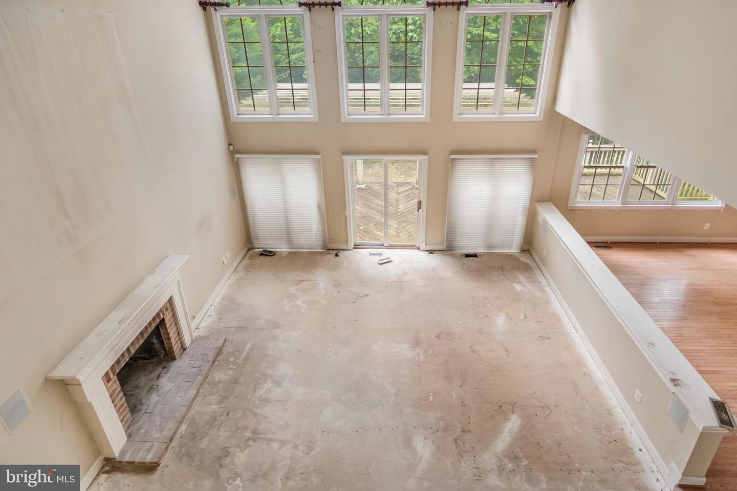12111 WALNUT BRANCH RD, RESTON, Virginia 20194, 5 Bedrooms Bedrooms, ,4 BathroomsBathrooms,Residential,For sale,12111 WALNUT BRANCH RD,VAFX2259512 MLS # VAFX2259512