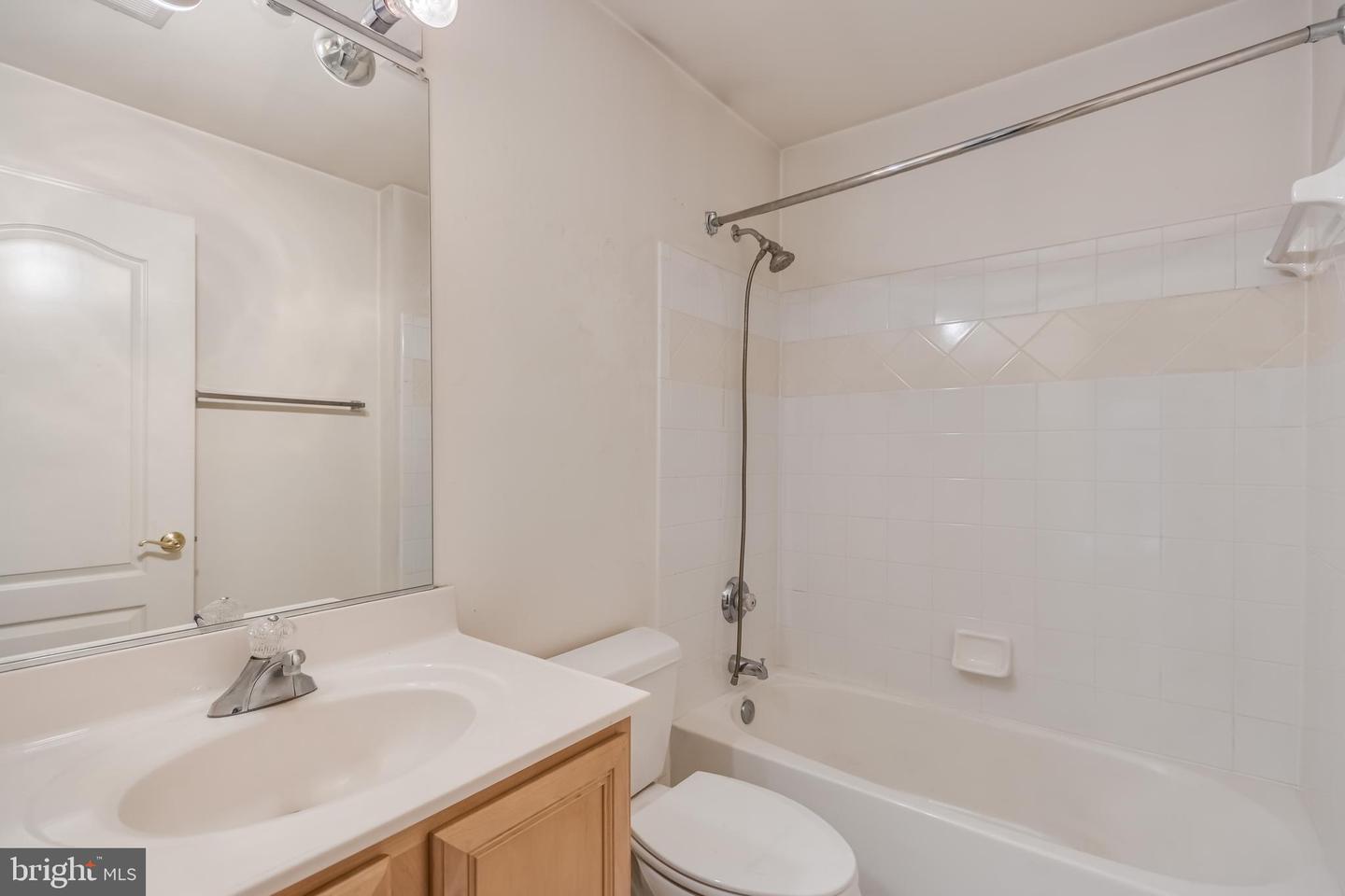 12111 WALNUT BRANCH RD, RESTON, Virginia 20194, 5 Bedrooms Bedrooms, ,4 BathroomsBathrooms,Residential,For sale,12111 WALNUT BRANCH RD,VAFX2259512 MLS # VAFX2259512