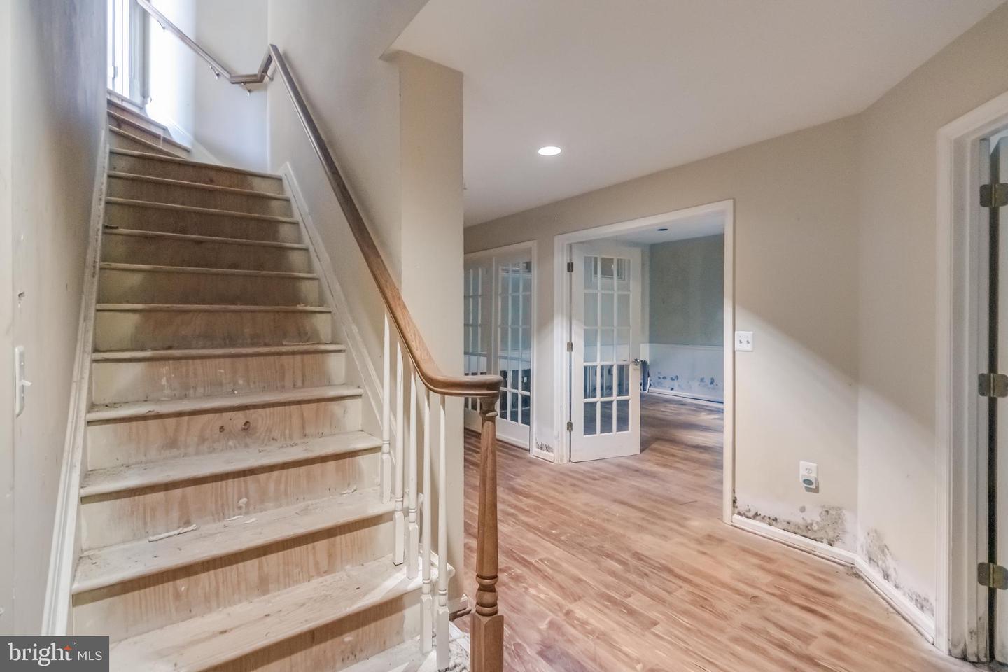 12111 WALNUT BRANCH RD, RESTON, Virginia 20194, 5 Bedrooms Bedrooms, ,4 BathroomsBathrooms,Residential,For sale,12111 WALNUT BRANCH RD,VAFX2259512 MLS # VAFX2259512