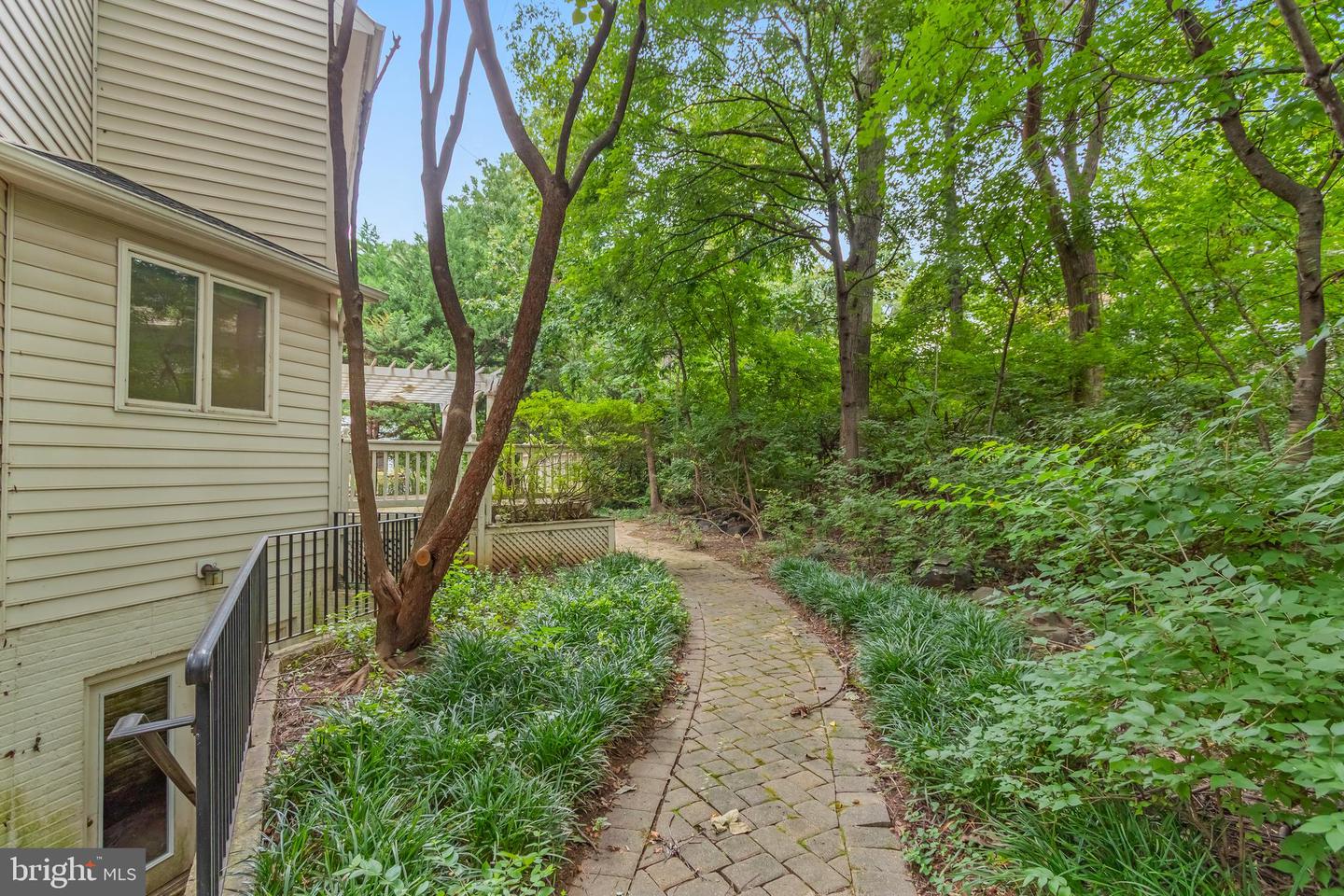 12111 WALNUT BRANCH RD, RESTON, Virginia 20194, 5 Bedrooms Bedrooms, ,4 BathroomsBathrooms,Residential,For sale,12111 WALNUT BRANCH RD,VAFX2259512 MLS # VAFX2259512