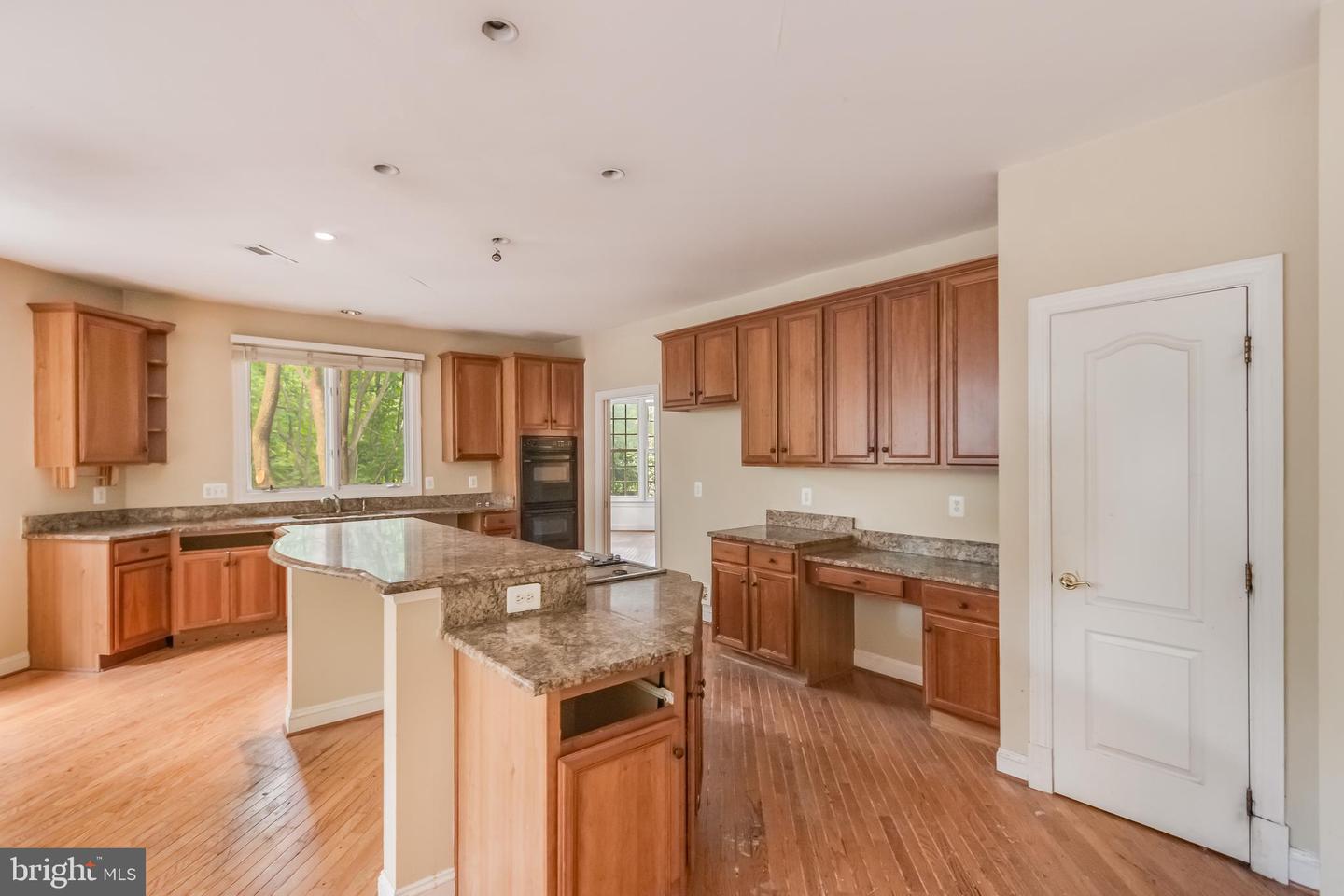 12111 WALNUT BRANCH RD, RESTON, Virginia 20194, 5 Bedrooms Bedrooms, ,4 BathroomsBathrooms,Residential,For sale,12111 WALNUT BRANCH RD,VAFX2259512 MLS # VAFX2259512