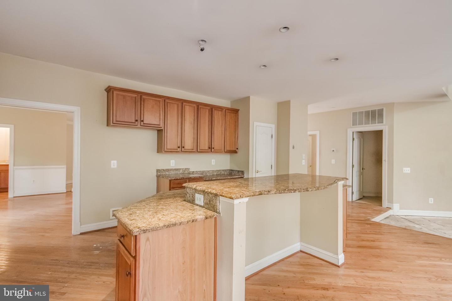 12111 WALNUT BRANCH RD, RESTON, Virginia 20194, 5 Bedrooms Bedrooms, ,4 BathroomsBathrooms,Residential,For sale,12111 WALNUT BRANCH RD,VAFX2259512 MLS # VAFX2259512
