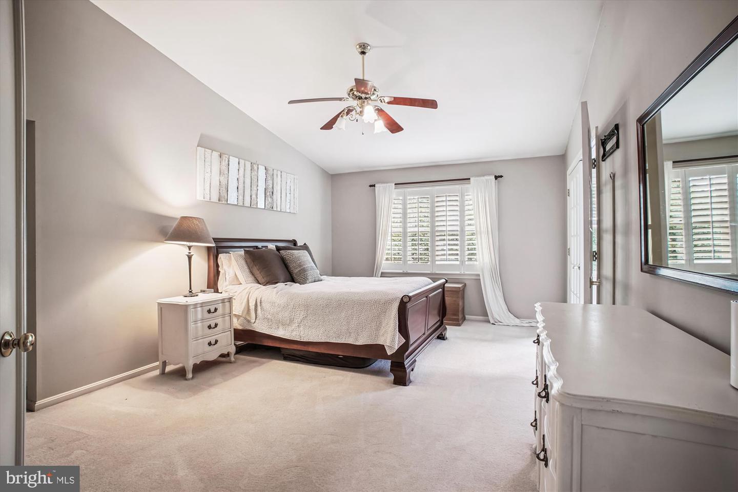 13605 OLD CHATWOOD PL, CHANTILLY, Virginia 20151, 4 Bedrooms Bedrooms, ,3 BathroomsBathrooms,Residential,For sale,13605 OLD CHATWOOD PL,VAFX2259516 MLS # VAFX2259516