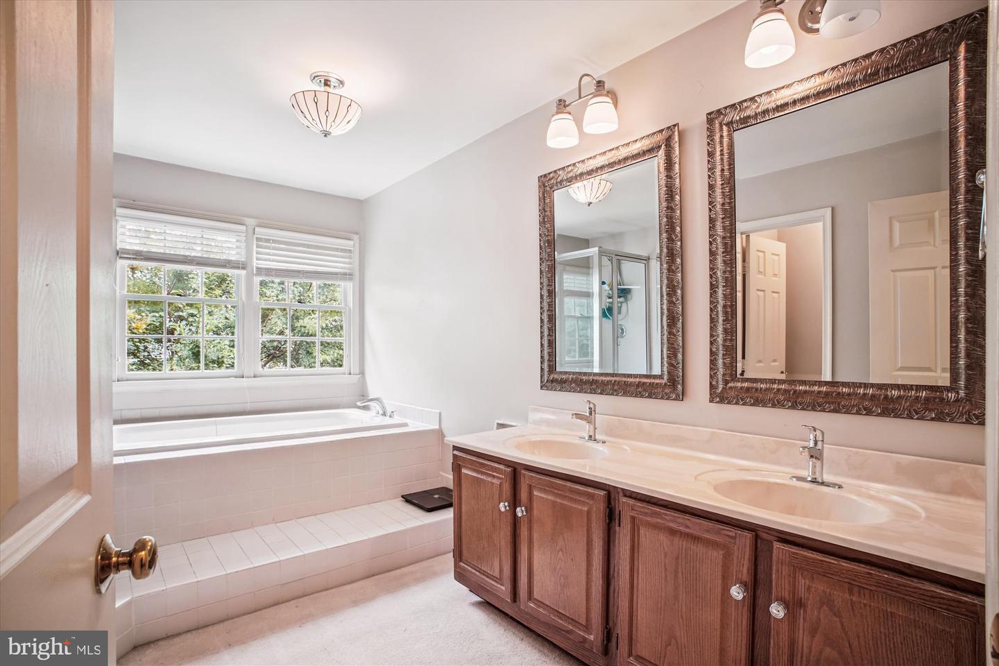 13605 OLD CHATWOOD PL, CHANTILLY, Virginia 20151, 4 Bedrooms Bedrooms, ,3 BathroomsBathrooms,Residential,For sale,13605 OLD CHATWOOD PL,VAFX2259516 MLS # VAFX2259516