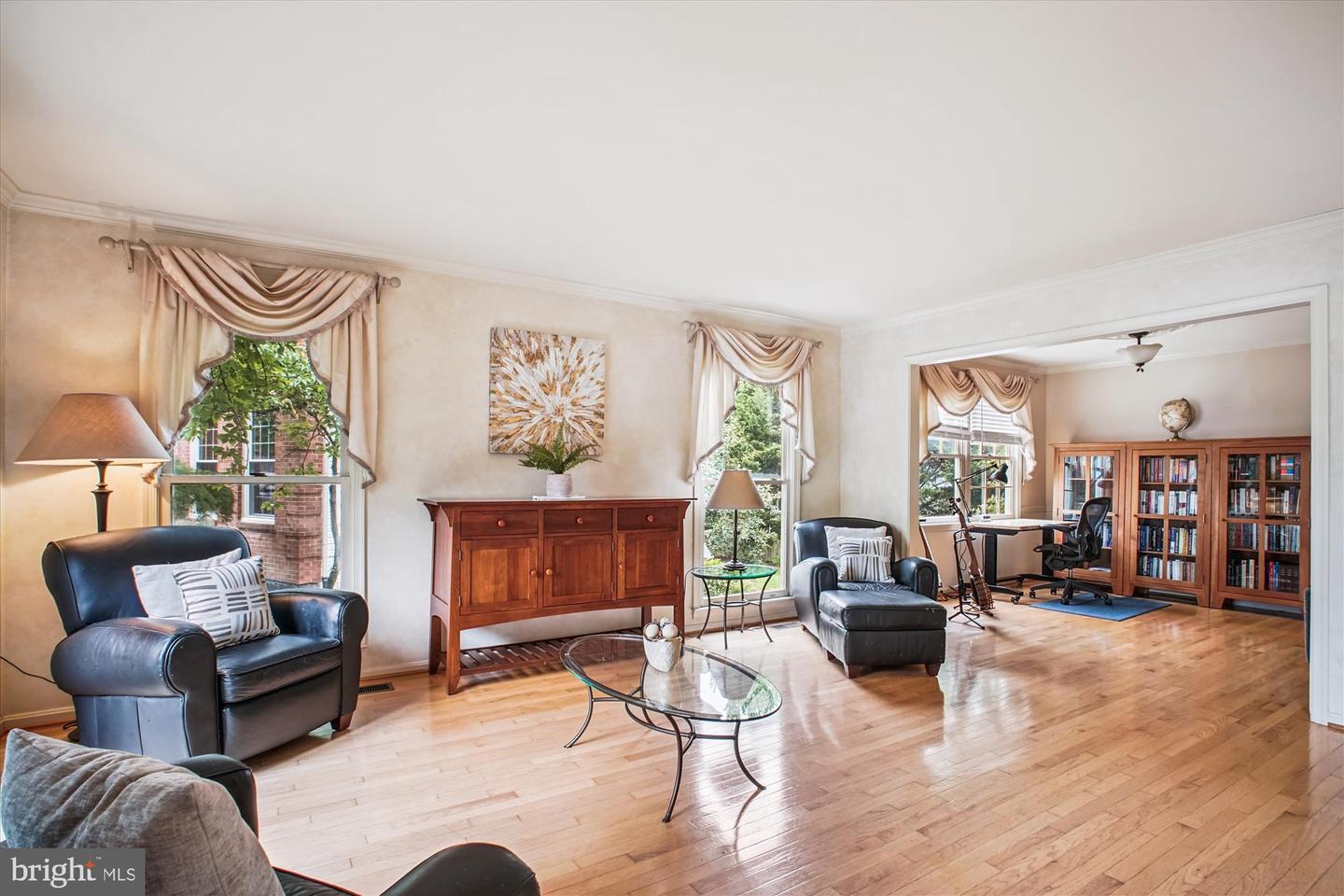 13605 OLD CHATWOOD PL, CHANTILLY, Virginia 20151, 4 Bedrooms Bedrooms, ,3 BathroomsBathrooms,Residential,For sale,13605 OLD CHATWOOD PL,VAFX2259516 MLS # VAFX2259516