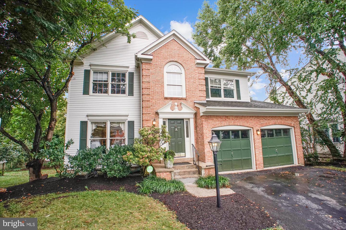 13605 OLD CHATWOOD PL, CHANTILLY, Virginia 20151, 4 Bedrooms Bedrooms, ,3 BathroomsBathrooms,Residential,For sale,13605 OLD CHATWOOD PL,VAFX2259516 MLS # VAFX2259516