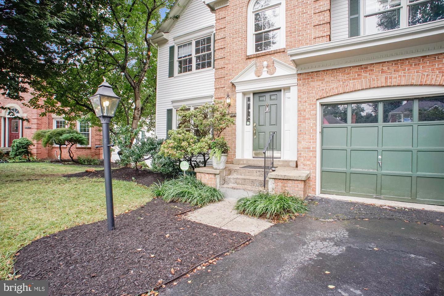 13605 OLD CHATWOOD PL, CHANTILLY, Virginia 20151, 4 Bedrooms Bedrooms, ,3 BathroomsBathrooms,Residential,For sale,13605 OLD CHATWOOD PL,VAFX2259516 MLS # VAFX2259516