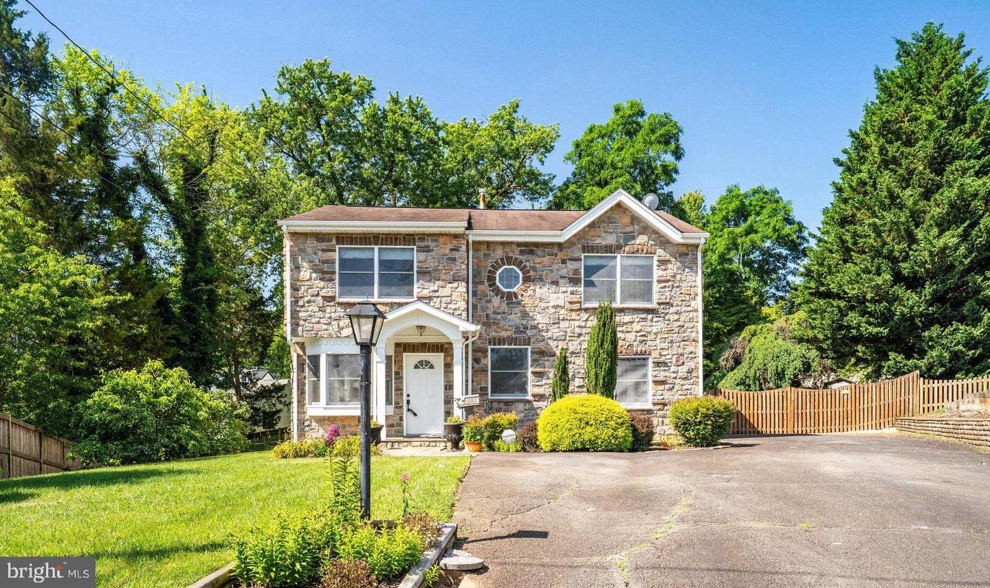2052 ARCH DR, FALLS CHURCH, Virginia 22043, 4 Bedrooms Bedrooms, ,3 BathroomsBathrooms,Residential,For sale,2052 ARCH DR,VAFX2259524 MLS # VAFX2259524