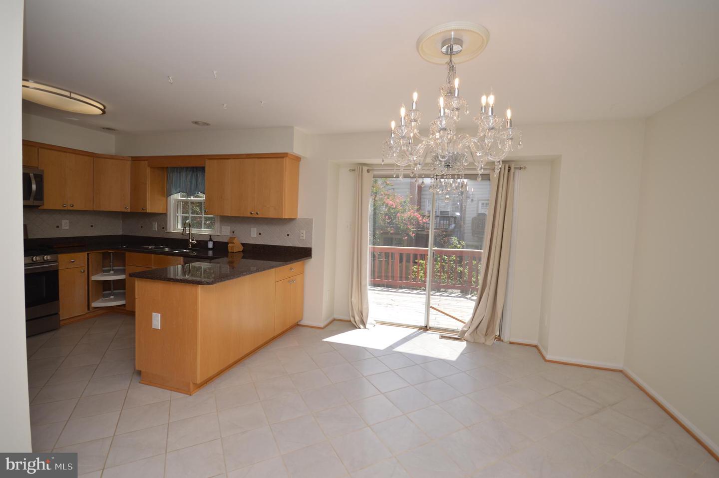 12319 FOX LAKE CT, FAIRFAX, Virginia 22033, 3 Bedrooms Bedrooms, ,2 BathroomsBathrooms,Residential,For sale,12319 FOX LAKE CT,VAFX2244634 MLS # VAFX2244634
