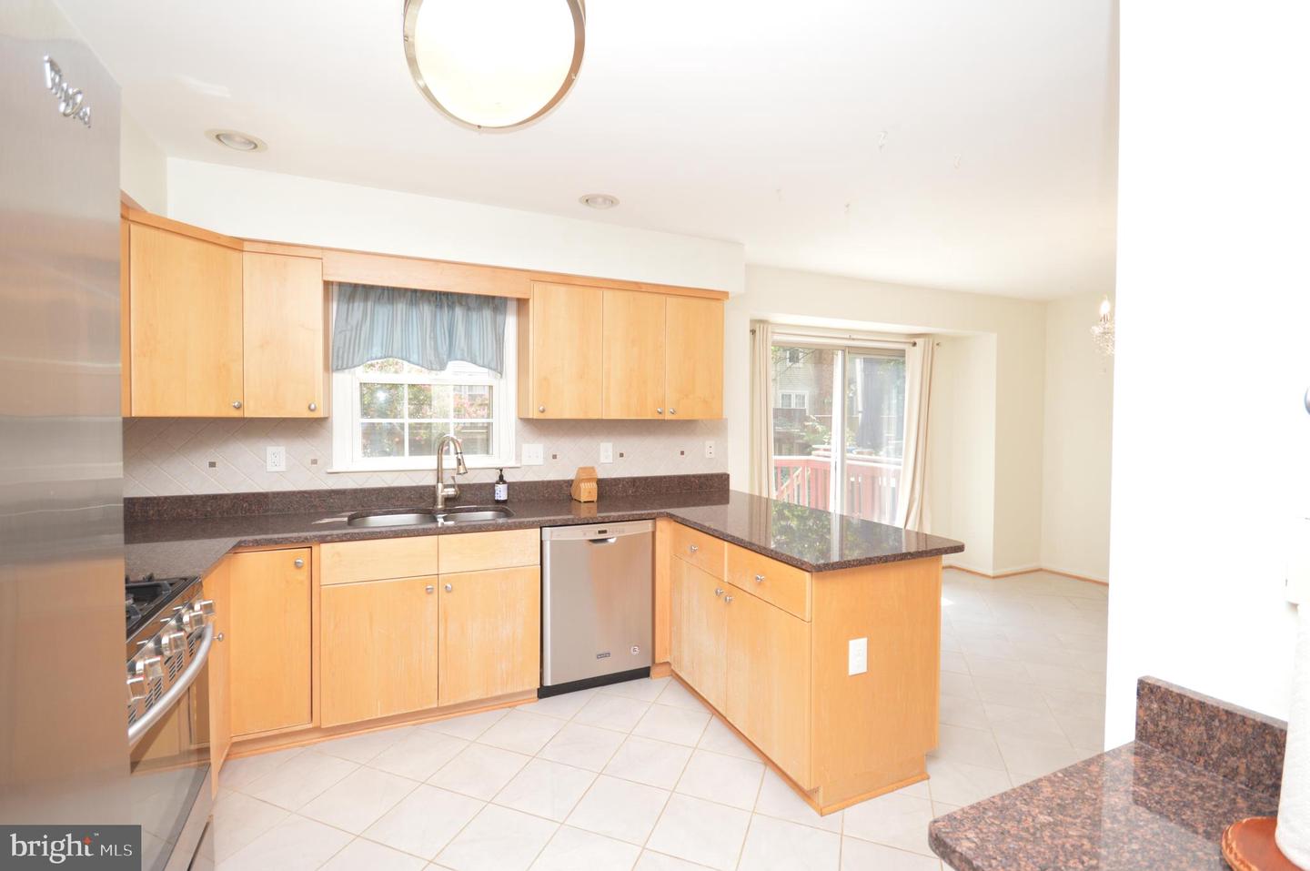 12319 FOX LAKE CT, FAIRFAX, Virginia 22033, 3 Bedrooms Bedrooms, ,2 BathroomsBathrooms,Residential,For sale,12319 FOX LAKE CT,VAFX2244634 MLS # VAFX2244634