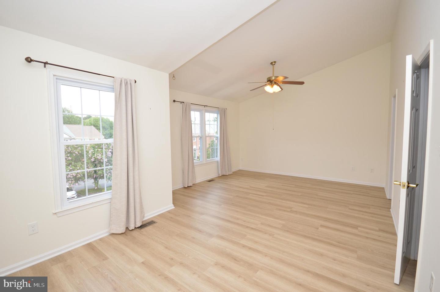 12319 FOX LAKE CT, FAIRFAX, Virginia 22033, 3 Bedrooms Bedrooms, ,2 BathroomsBathrooms,Residential,For sale,12319 FOX LAKE CT,VAFX2244634 MLS # VAFX2244634