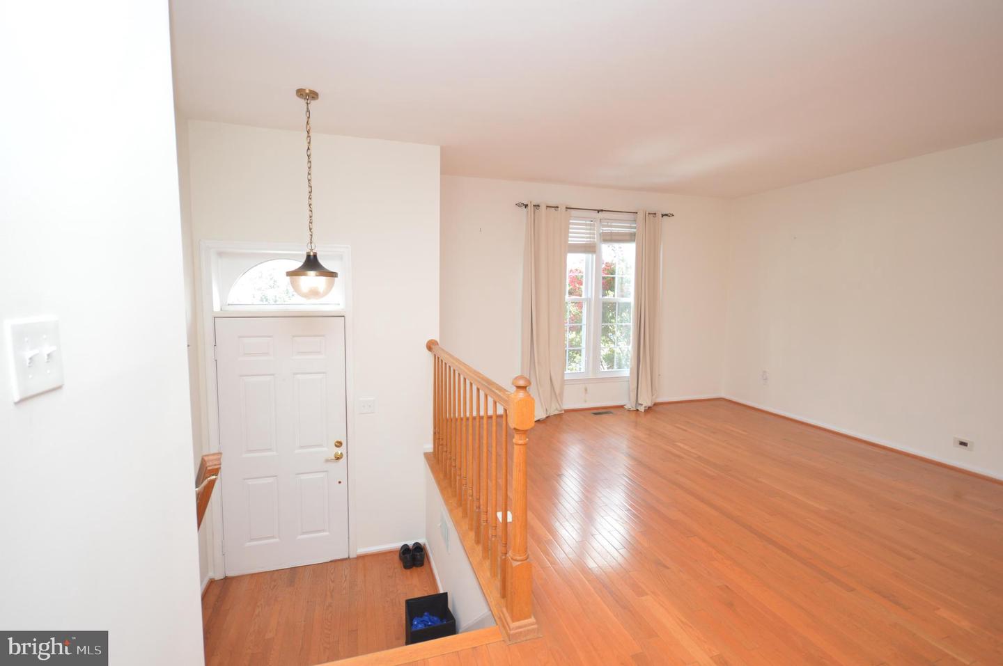 12319 FOX LAKE CT, FAIRFAX, Virginia 22033, 3 Bedrooms Bedrooms, ,2 BathroomsBathrooms,Residential,For sale,12319 FOX LAKE CT,VAFX2244634 MLS # VAFX2244634