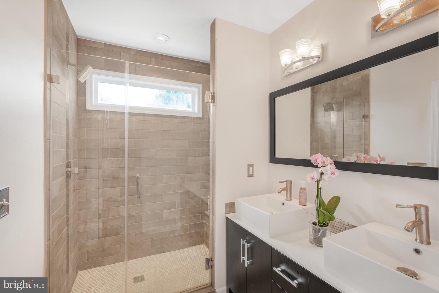 43481 HOPESTONE TER, CHANTILLY, Virginia 20152, 4 Bedrooms Bedrooms, ,3 BathroomsBathrooms,Residential,For sale,43481 HOPESTONE TER,VALO2100572 MLS # VALO2100572