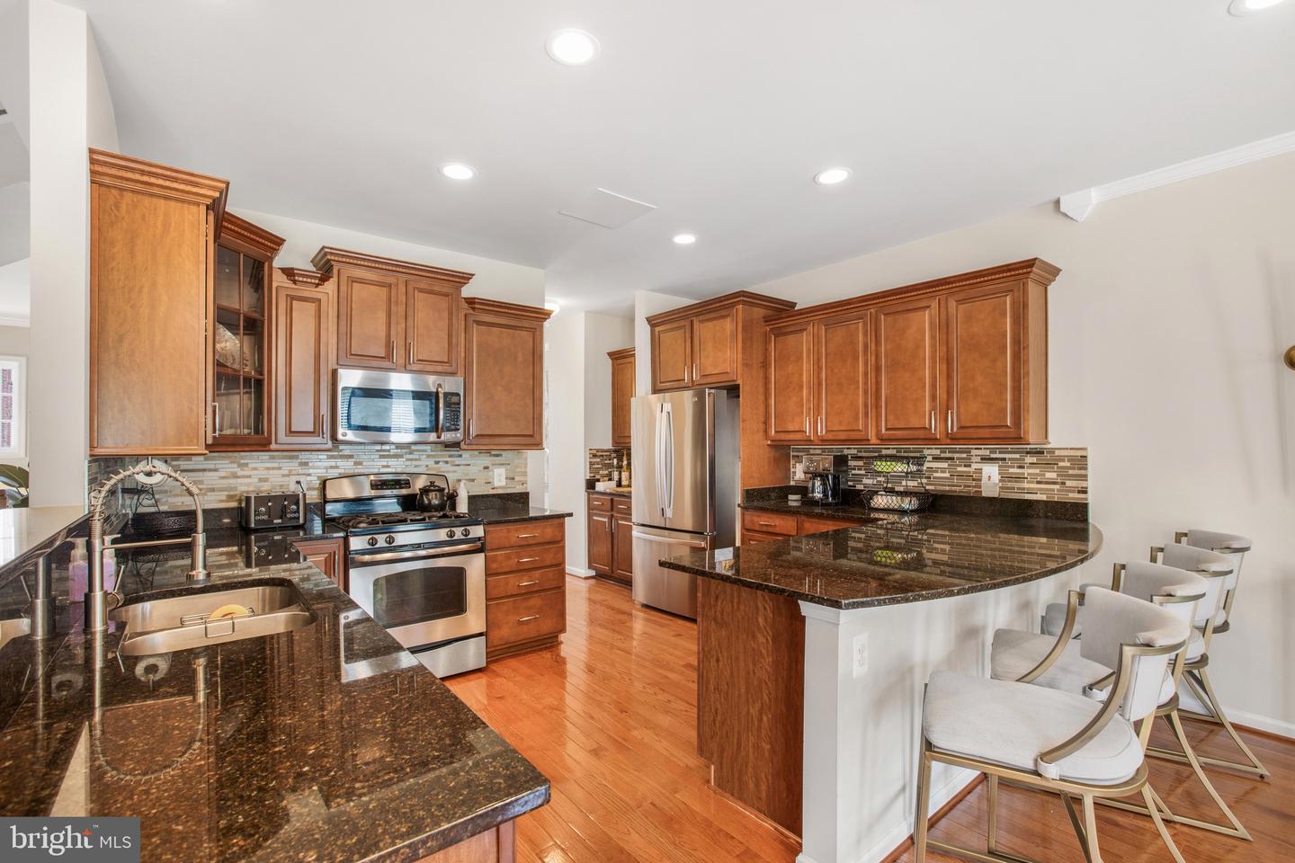 43481 HOPESTONE TER, CHANTILLY, Virginia 20152, 4 Bedrooms Bedrooms, ,3 BathroomsBathrooms,Residential,For sale,43481 HOPESTONE TER,VALO2100572 MLS # VALO2100572