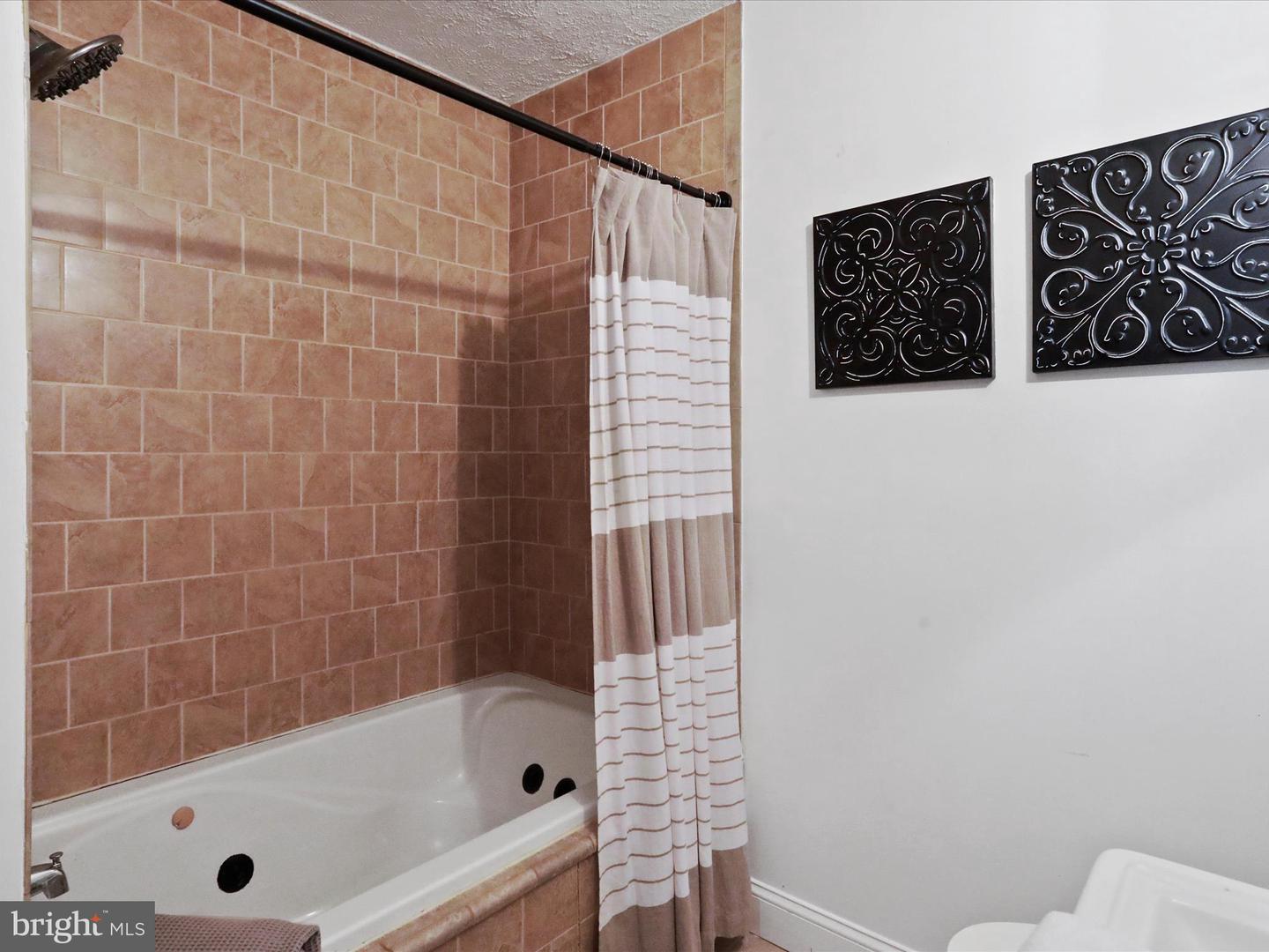 414 VIRGINIA AVE, FRONT ROYAL, Virginia 22630, 3 Bedrooms Bedrooms, ,2 BathroomsBathrooms,Residential,For sale,414 VIRGINIA AVE,VAWR2011648 MLS # VAWR2011648