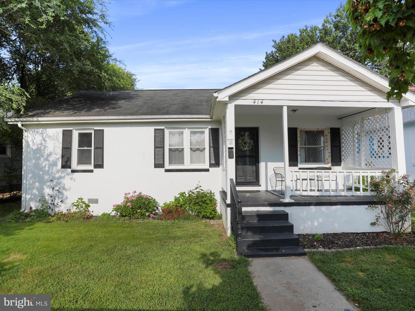 414 VIRGINIA AVE, FRONT ROYAL, Virginia 22630, 3 Bedrooms Bedrooms, ,2 BathroomsBathrooms,Residential,For sale,414 VIRGINIA AVE,VAWR2011648 MLS # VAWR2011648