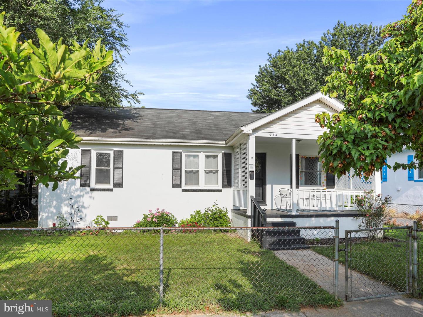414 VIRGINIA AVE, FRONT ROYAL, Virginia 22630, 3 Bedrooms Bedrooms, ,2 BathroomsBathrooms,Residential,For sale,414 VIRGINIA AVE,VAWR2011648 MLS # VAWR2011648