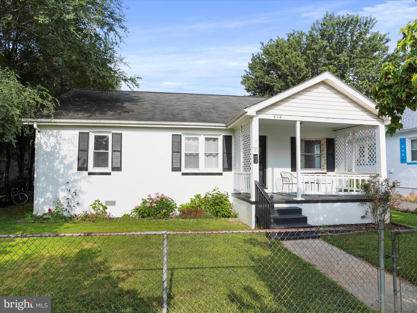 414 VIRGINIA AVE, FRONT ROYAL, Virginia 22630, 3 Bedrooms Bedrooms, ,2 BathroomsBathrooms,Residential,For sale,414 VIRGINIA AVE,VAWR2011648 MLS # VAWR2011648