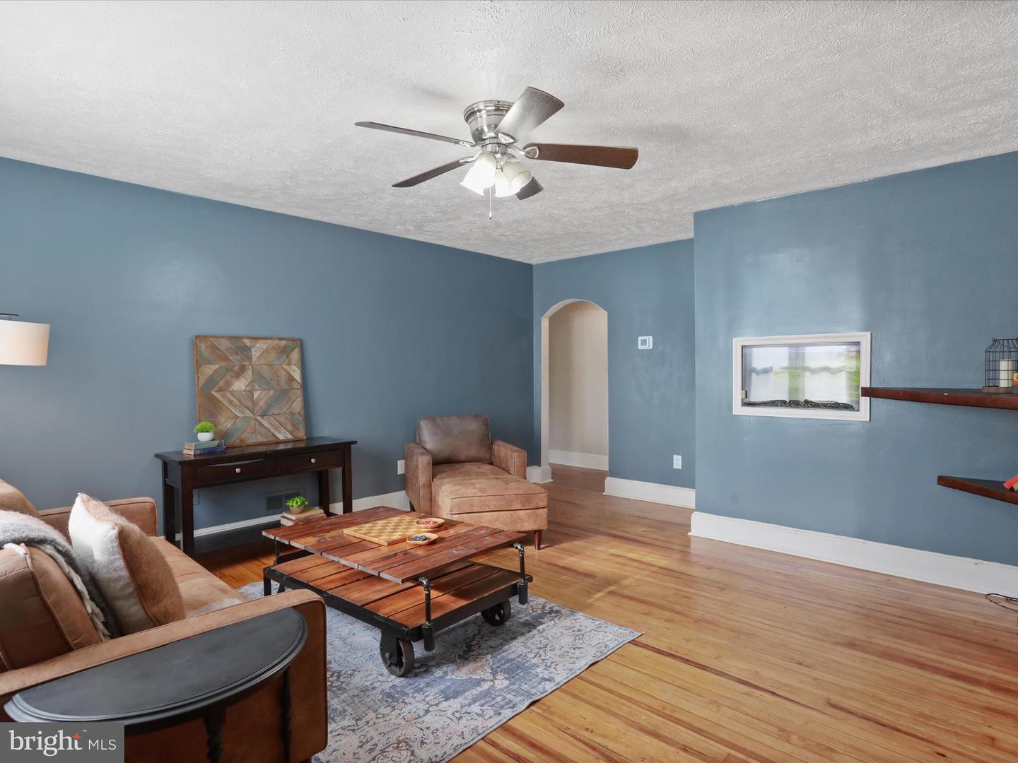 414 VIRGINIA AVE, FRONT ROYAL, Virginia 22630, 3 Bedrooms Bedrooms, ,2 BathroomsBathrooms,Residential,For sale,414 VIRGINIA AVE,VAWR2011648 MLS # VAWR2011648