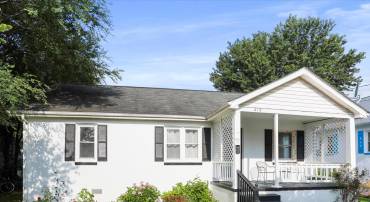 414 VIRGINIA AVE, FRONT ROYAL, Virginia 22630, 3 Bedrooms Bedrooms, ,2 BathroomsBathrooms,Residential,For sale,414 VIRGINIA AVE,VAWR2011648 MLS # VAWR2011648