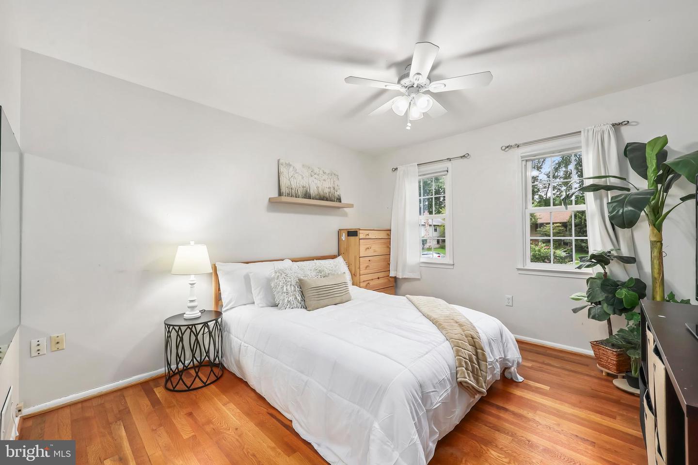 12203 OAKWOOD DR, WOODBRIDGE, Virginia 22192, 5 Bedrooms Bedrooms, ,2 BathroomsBathrooms,Residential,For sale,12203 OAKWOOD DR,VAPW2100090 MLS # VAPW2100090
