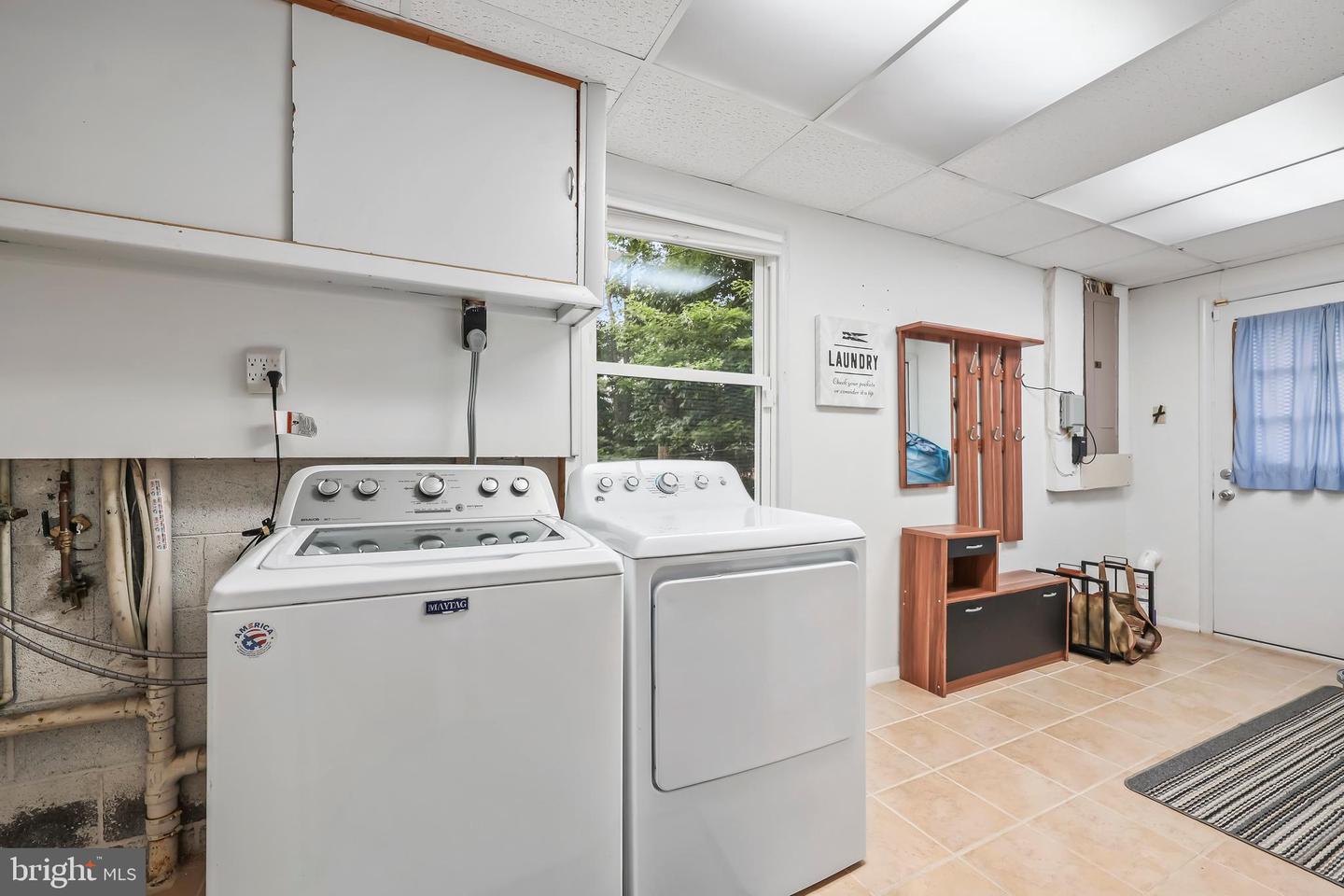 12203 OAKWOOD DR, WOODBRIDGE, Virginia 22192, 5 Bedrooms Bedrooms, ,2 BathroomsBathrooms,Residential,For sale,12203 OAKWOOD DR,VAPW2100090 MLS # VAPW2100090