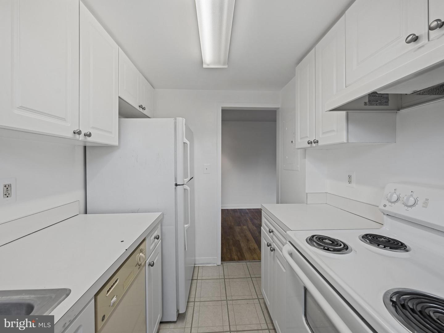 2030 N WOODROW ST #11, ARLINGTON, Virginia 22207, 1 Bedroom Bedrooms, 2 Rooms Rooms,1 BathroomBathrooms,Residential,For sale,2030 N WOODROW ST #11,VAAR2061576 MLS # VAAR2061576