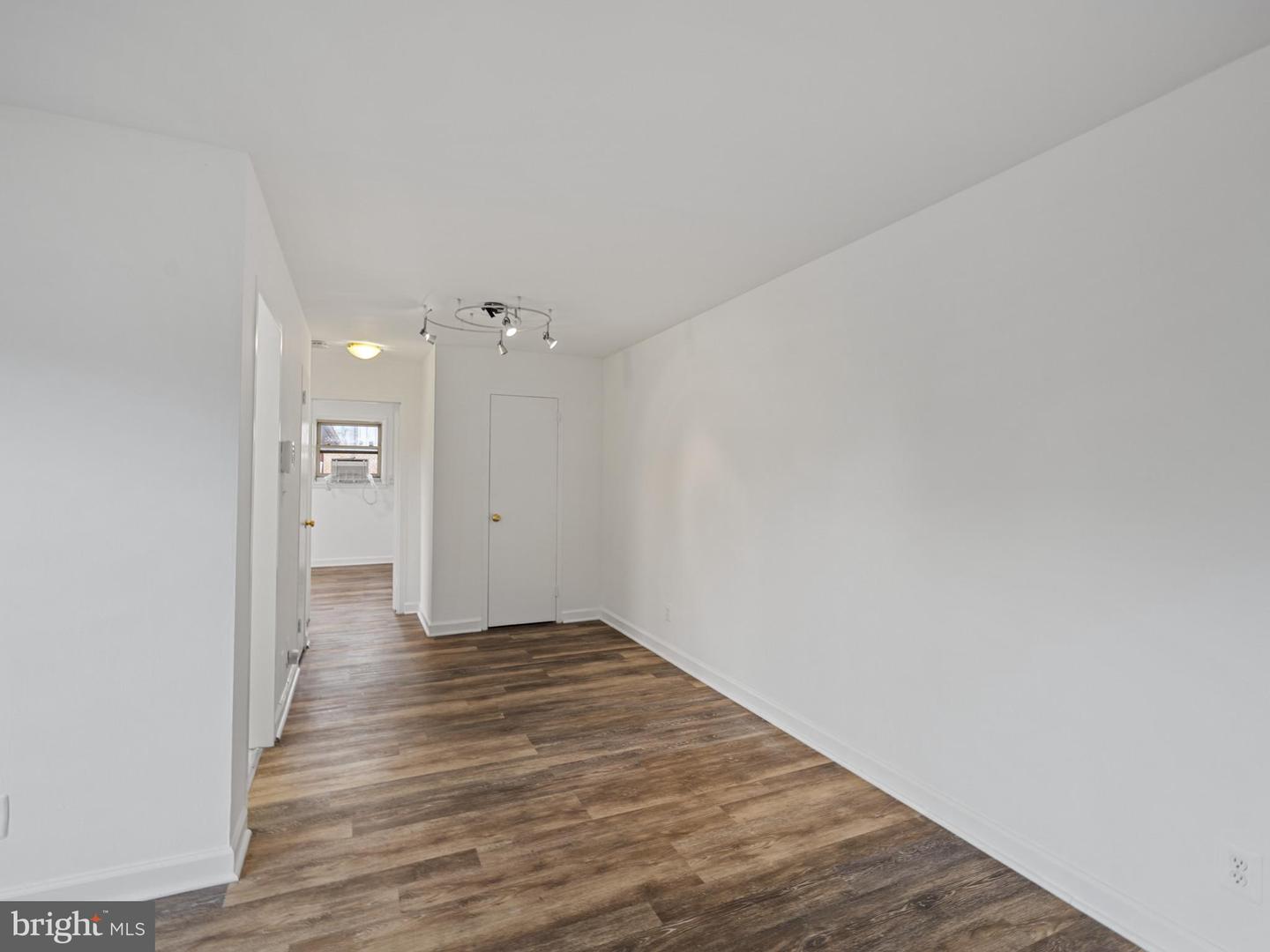 2030 N WOODROW ST #11, ARLINGTON, Virginia 22207, 1 Bedroom Bedrooms, 2 Rooms Rooms,1 BathroomBathrooms,Residential,For sale,2030 N WOODROW ST #11,VAAR2061576 MLS # VAAR2061576