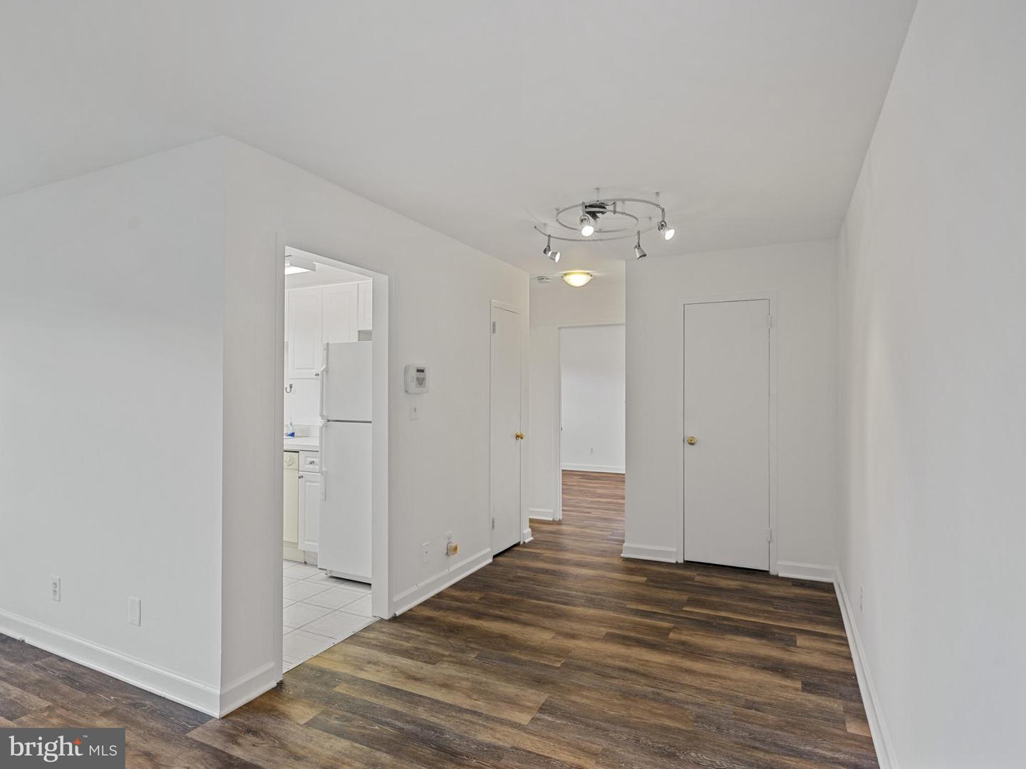2030 N WOODROW ST #11, ARLINGTON, Virginia 22207, 1 Bedroom Bedrooms, 2 Rooms Rooms,1 BathroomBathrooms,Residential,For sale,2030 N WOODROW ST #11,VAAR2061576 MLS # VAAR2061576